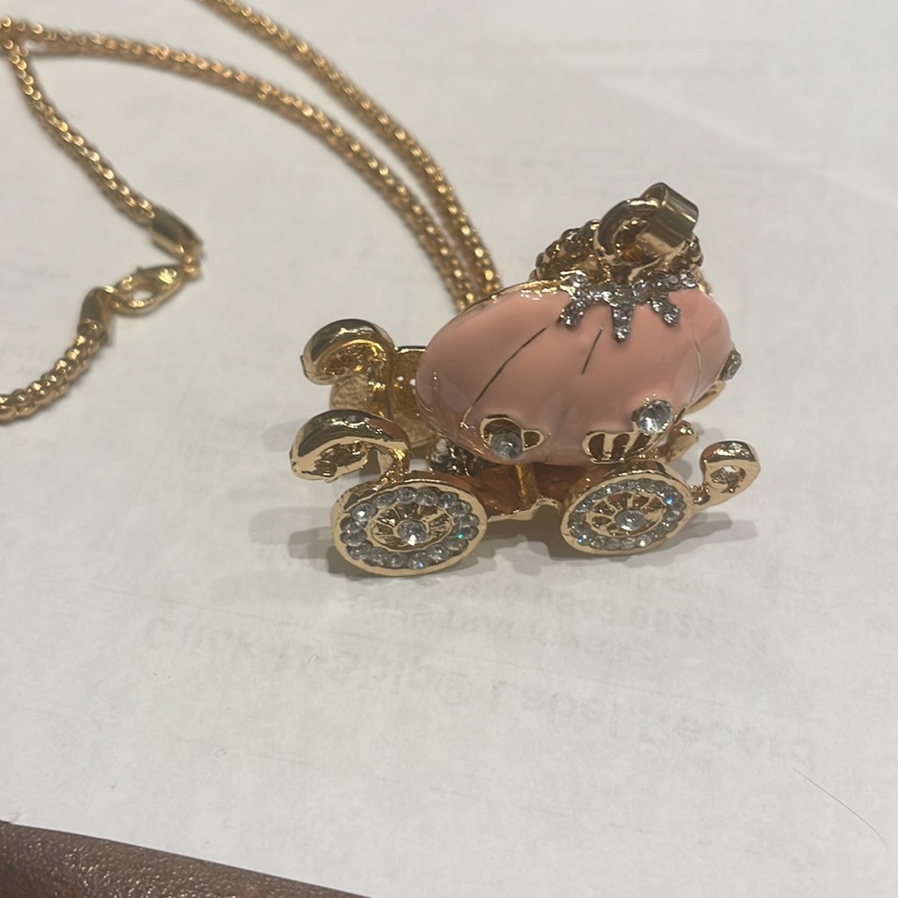 Cinderella Pink Pumpkin Carriage Pendant Necklace NNT - Picture 4 of 7